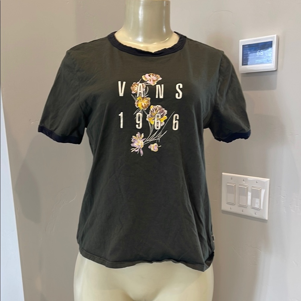 Vans juniors Graphic Tee size large